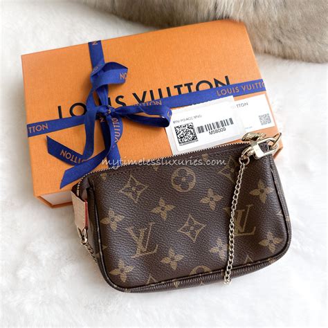 louis vuitton m42288|louis vuitton pochette monogram.